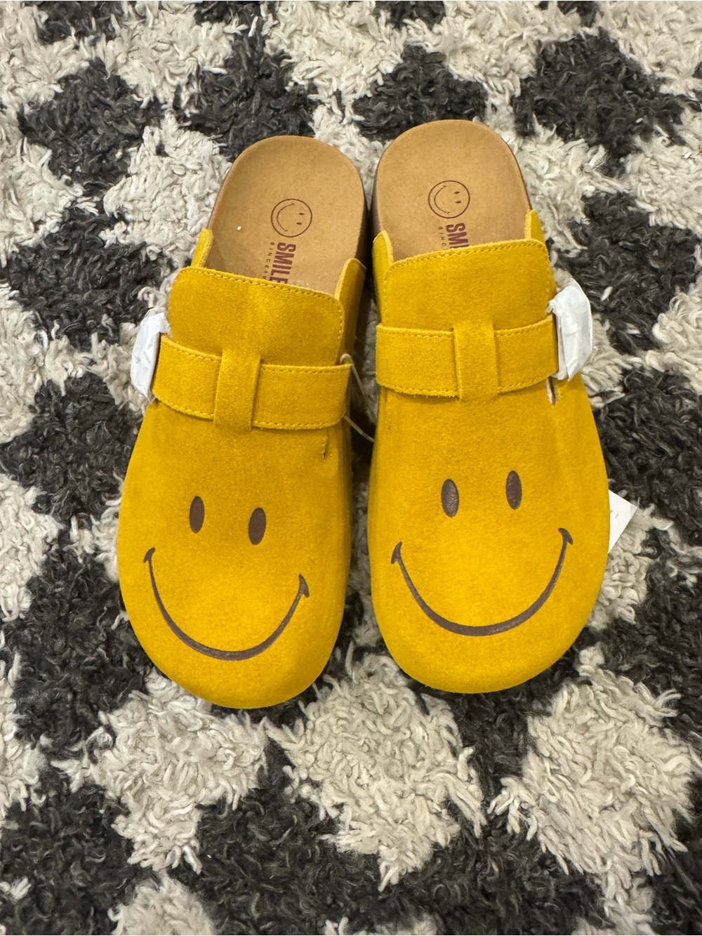 Smiley brand  Slip-On Clogs in Mustard Yellow with classic SMILES 🙂🙂cute& comfy